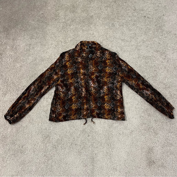 Fashion Nova Cropped Snake Print Blouse - Picture 1 of 9